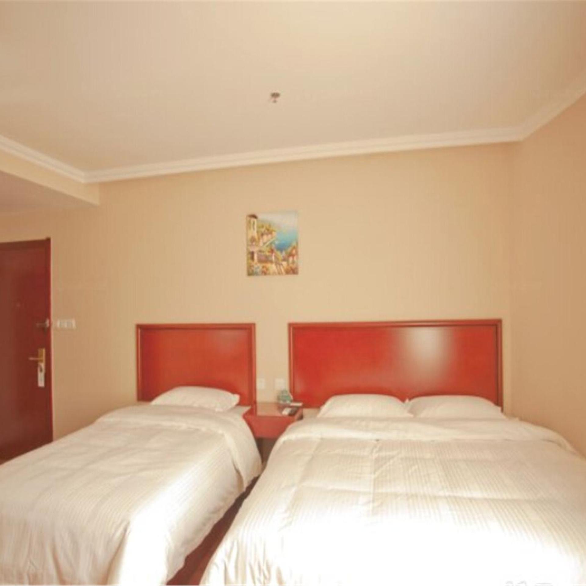 GreenTree Inn Liaoning Dalian Railway Station South Shengli Square Express Hotel 15/35