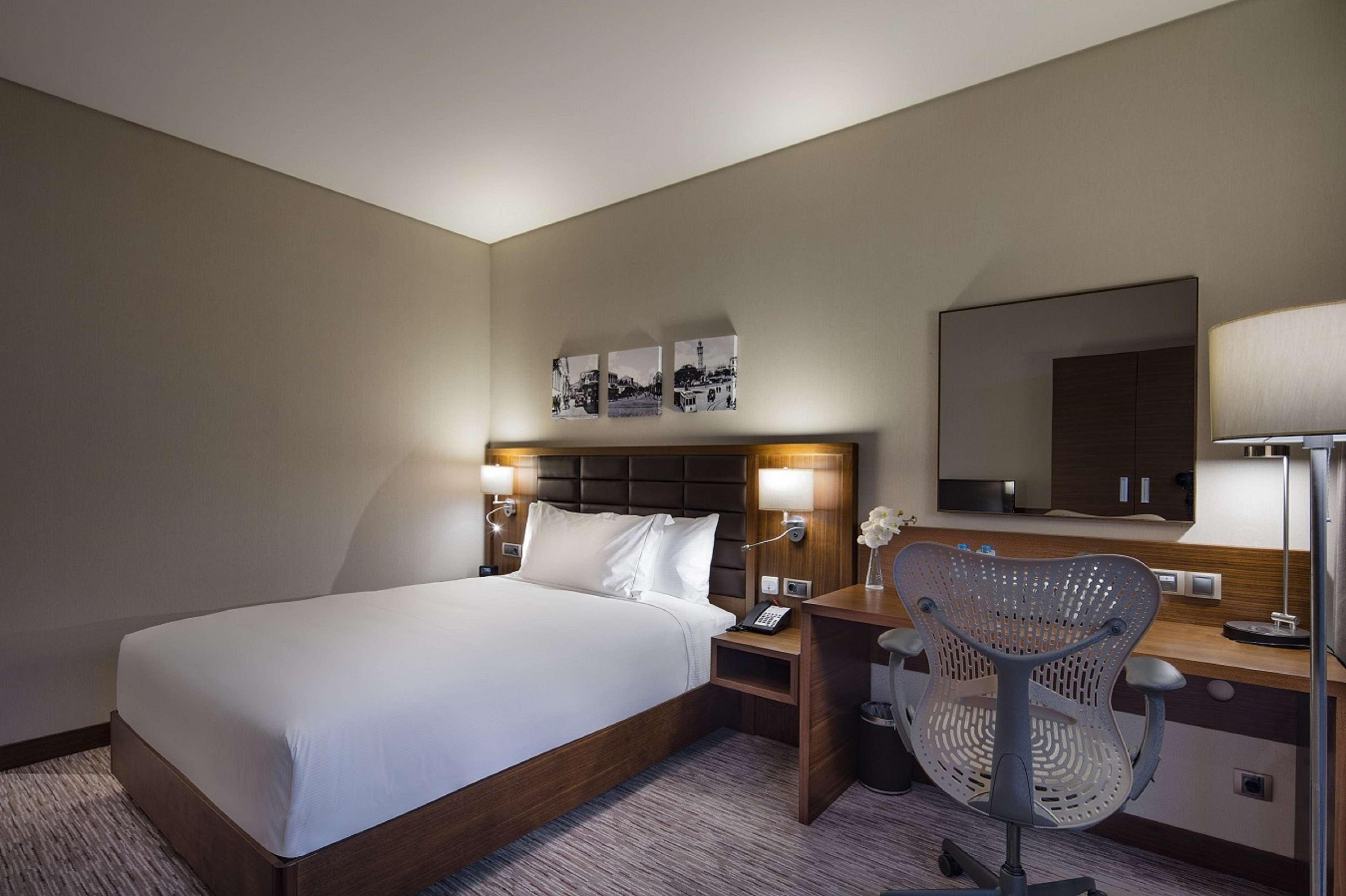 Room, Queen Bed