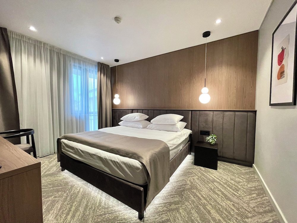 Grand Hotel Coroana 18/55