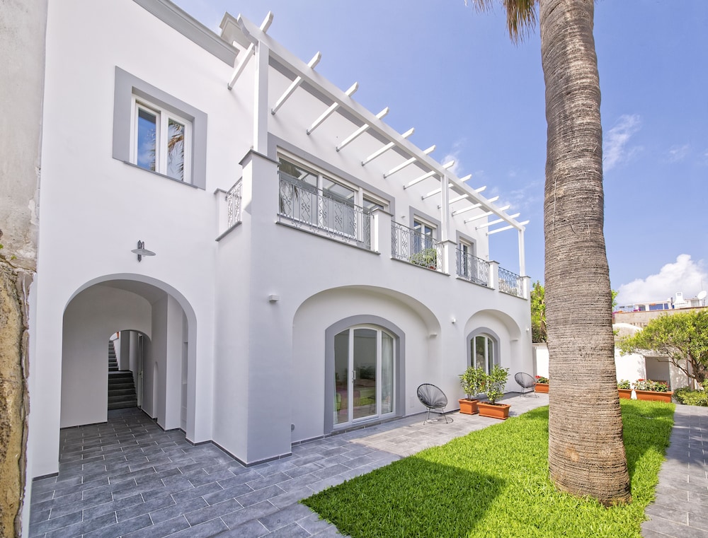 B and B Marina Garden، Forio 31/36