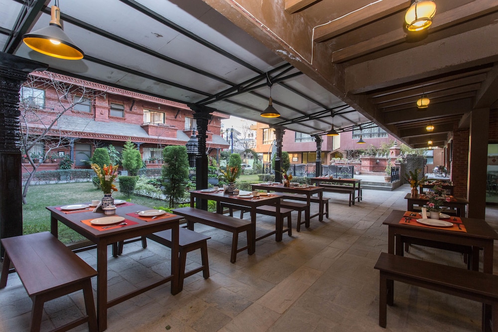 restaurant cafeteria