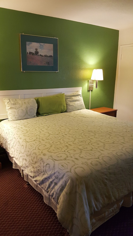 Budget Inn and Suites El Centro 16/34