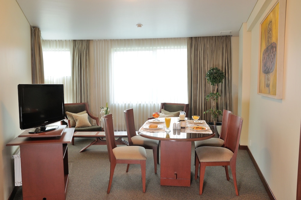 Suites Camino Real 69/73