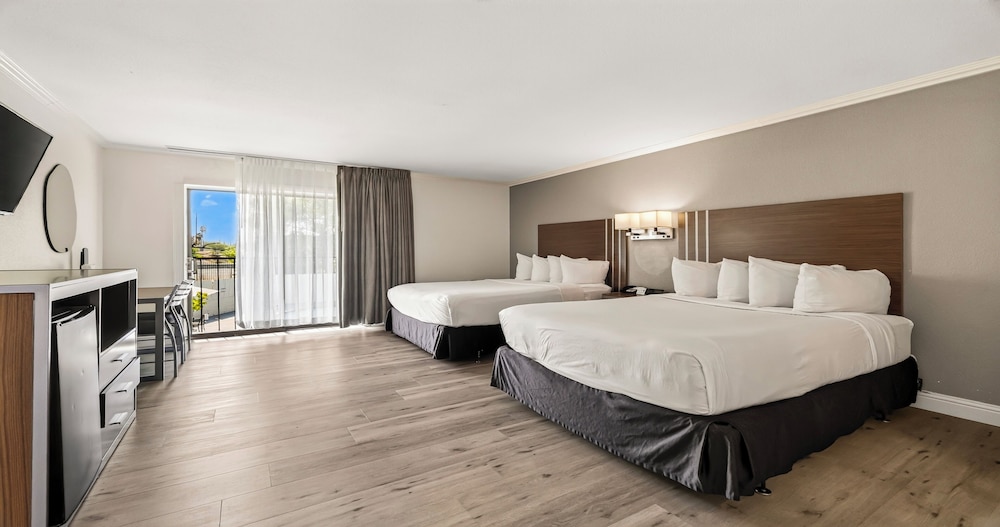 Heritage Inn Express Roseville 18/51