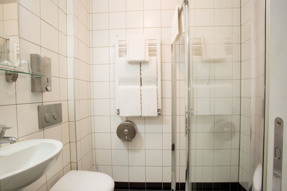 Hotel Darcet Paris 32/37