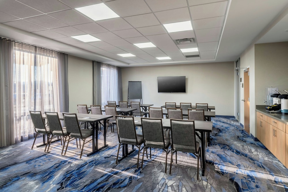 Fairfield Inn & Suites by Marriott Louisville Shepherdsville 30/38