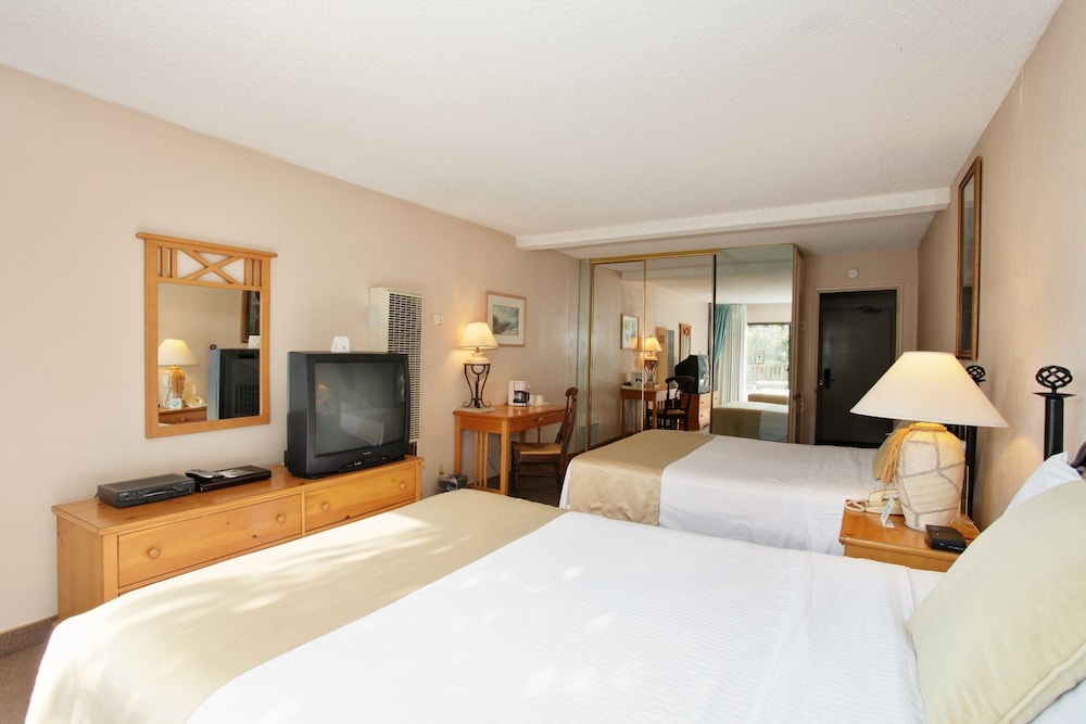 Oceanside Marina Suites 6/43