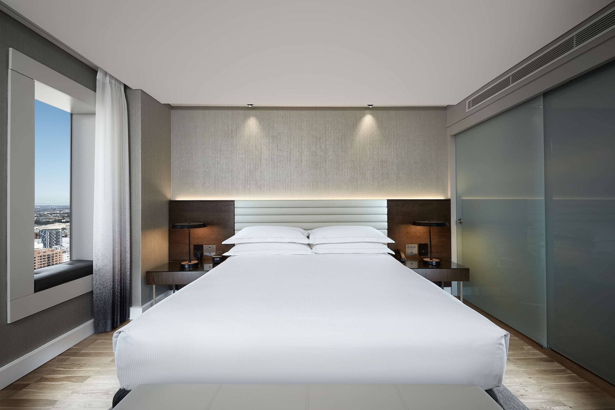 Master, Suite, King Bed, Executive Lounge Access