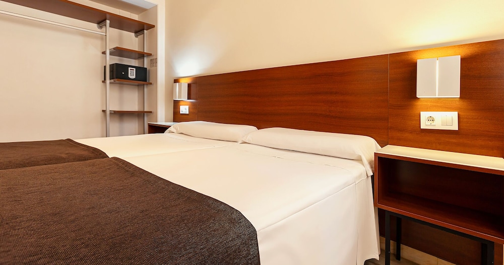 1 BEDROOM, APARTMENT