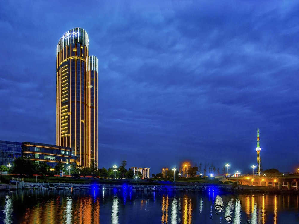 Pullman Linyi Lushang 44/49