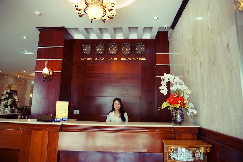 Amanda Hotel 8/53