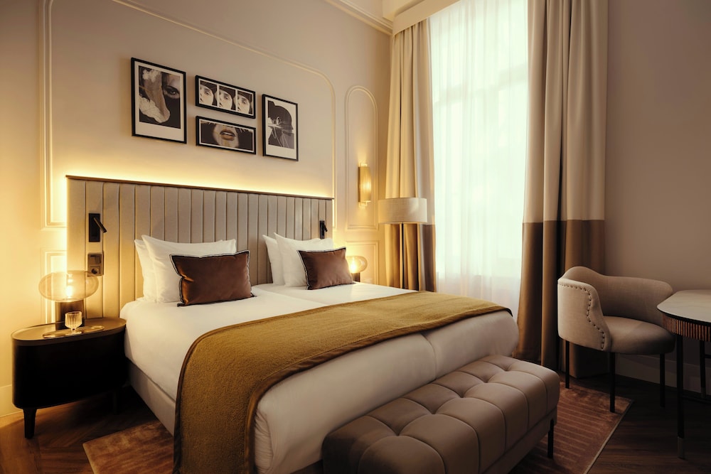 Superior, Twin Beds