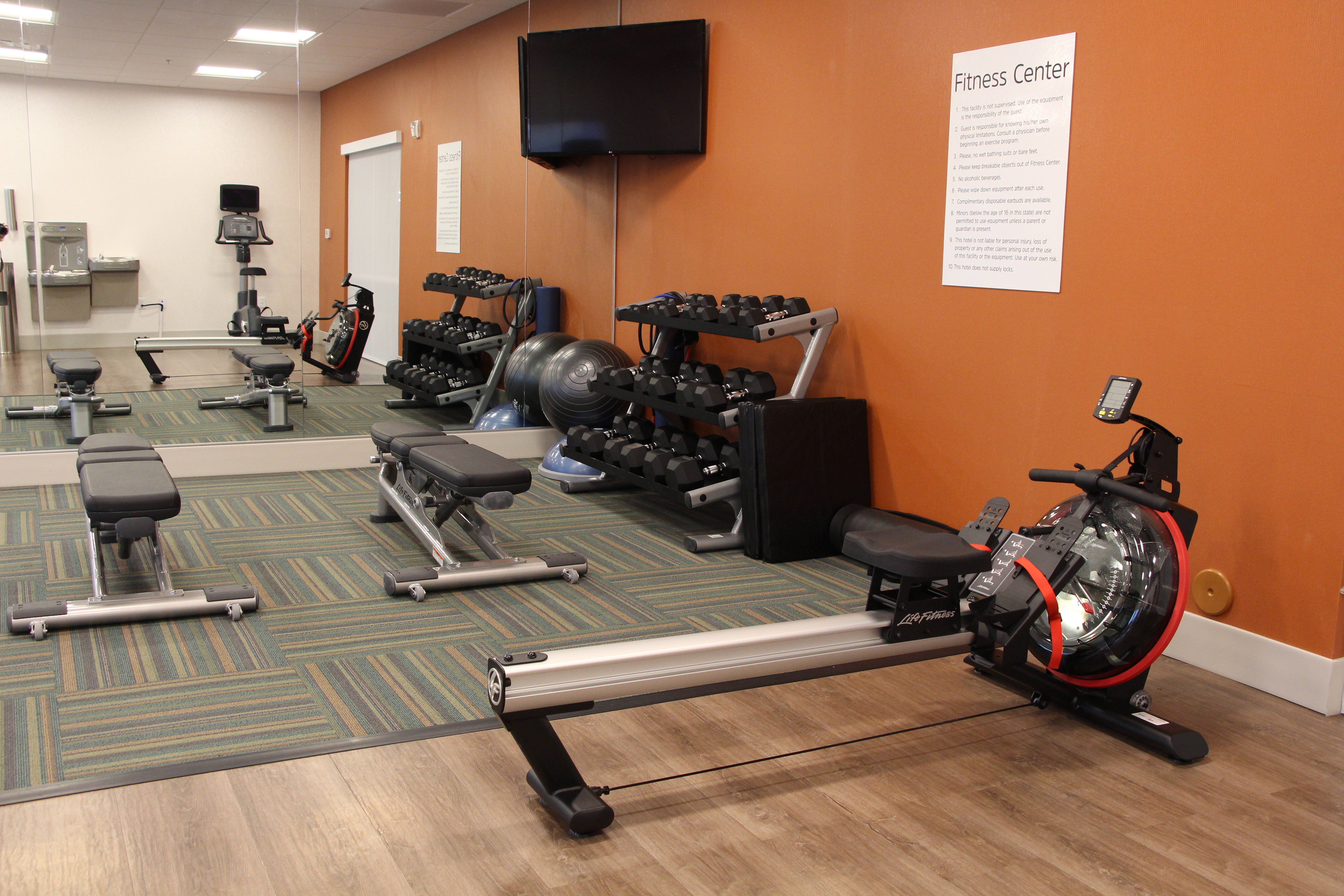 Holiday Inn Express & Suites Phoenix - Airport North 33/71