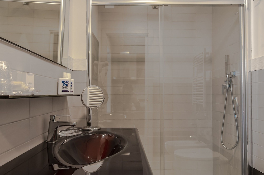 Tasso Suites 25/71