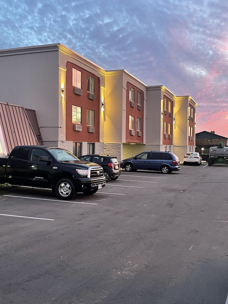 Niagara Lodge Suites 57/68