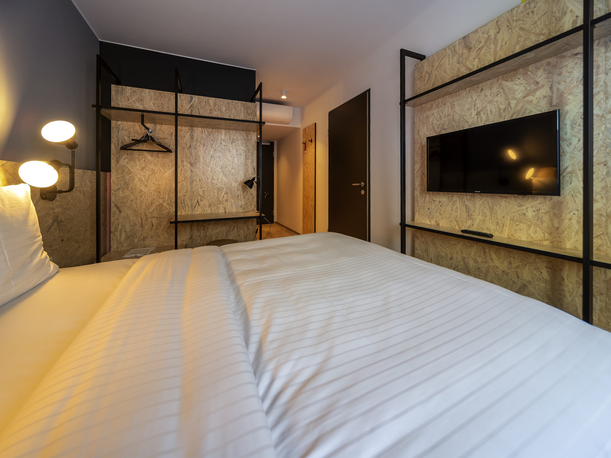 CONNECTING, 2 ROOMS, FAMILY SUITE