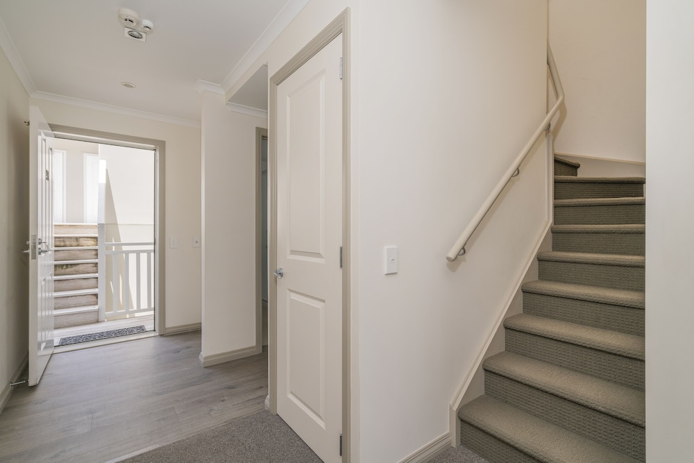 Crowsnest Apartments 20/49