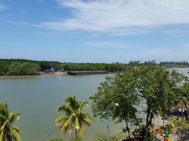 Riverine Garden Hotel 37/39