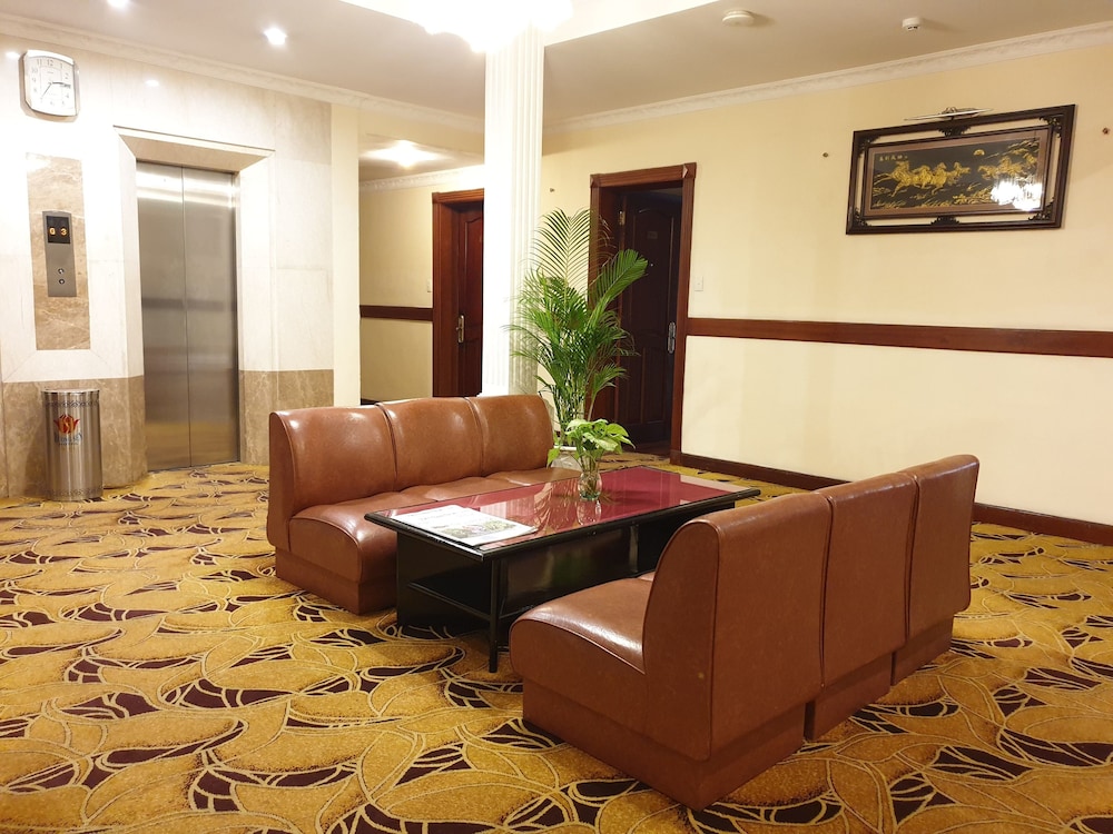Huong Sen Hotel 53/71