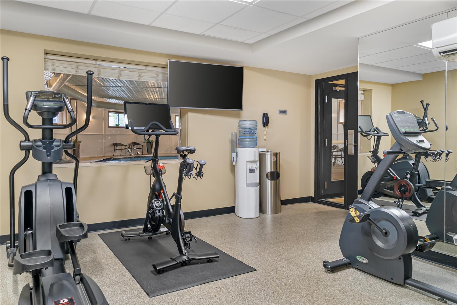 Best Western Plus Traverse City 26/39