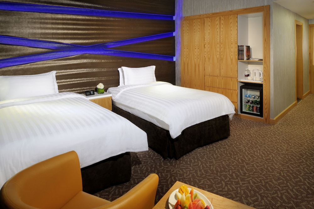 Al Safir Tower 33/72