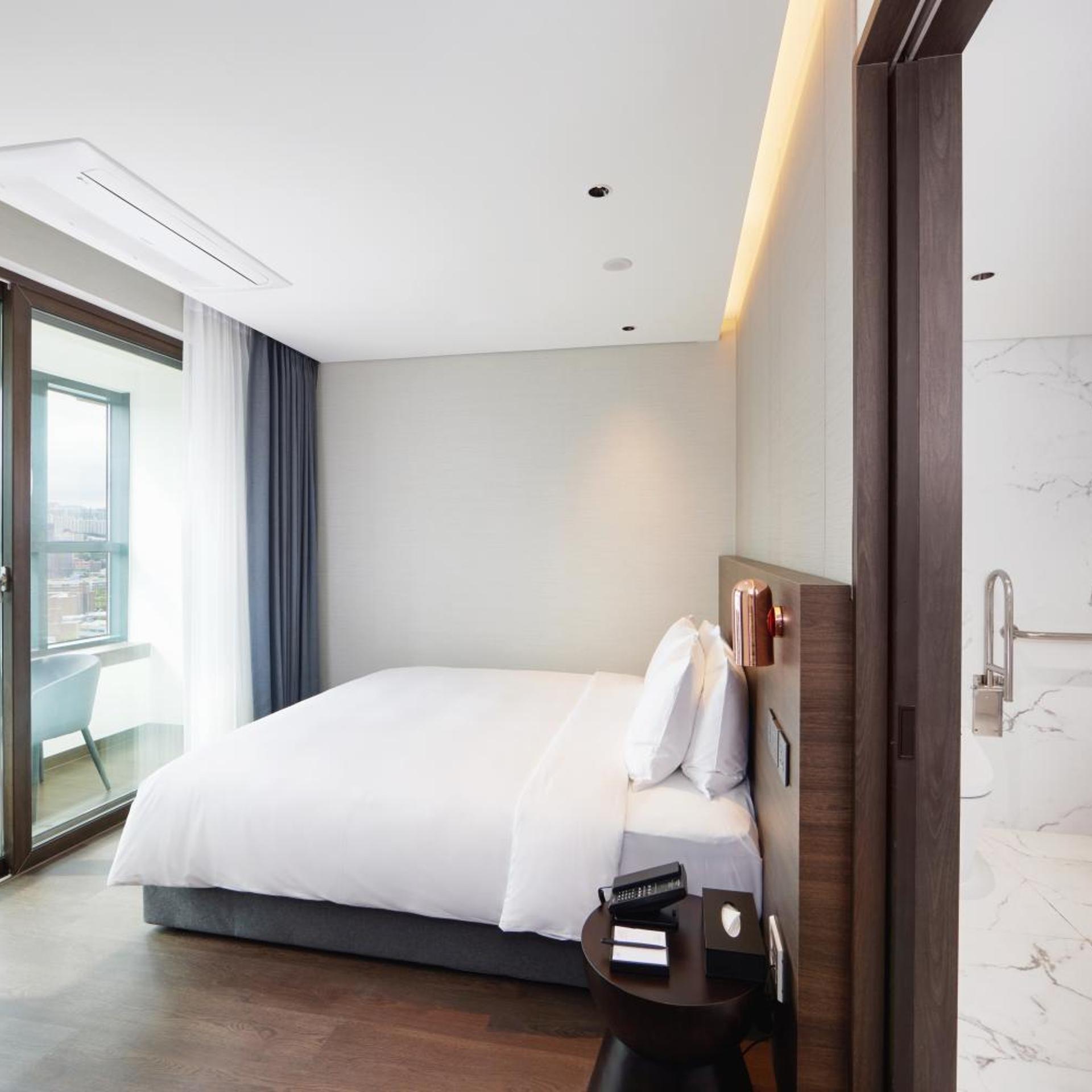 غرفة بريميير بسرير كينج بإطلالة على المرفأ لذوي الإعاقة، Citadines Connect Hari Busan 2/4