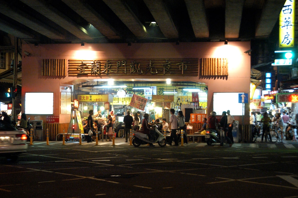 Fu Hsiang Hotel 57/68
