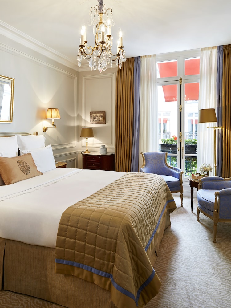 Hotel Plaza Athenee 17/79