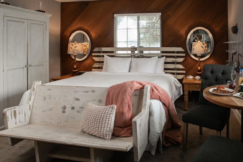 J Patrick House Bed And Breakfast Inn 54/65