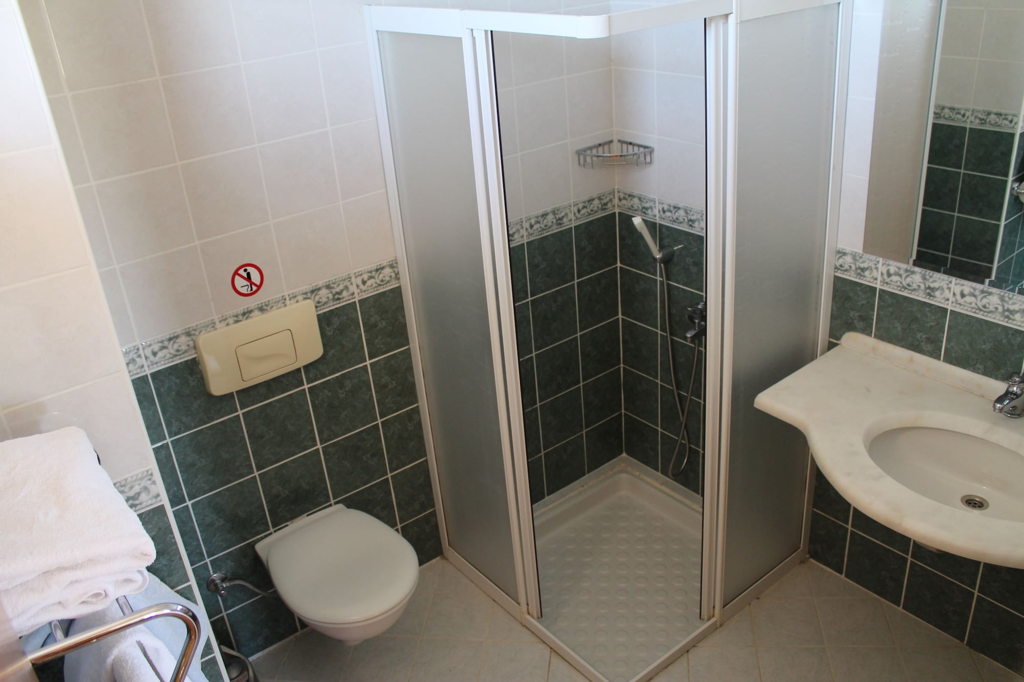 1 BEDROOM, FAMILY, APARTMENT