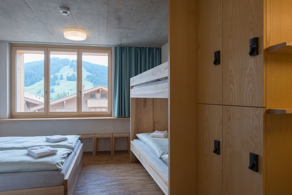 Saanen Gstaad Youth Hostel 17/41
