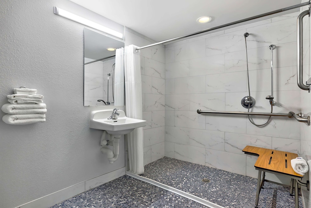 Motel6 Plano, TX - Plano Northeast 41/42