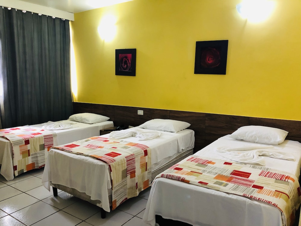 ROOM, QUADRUPLE, TWIN BEDS