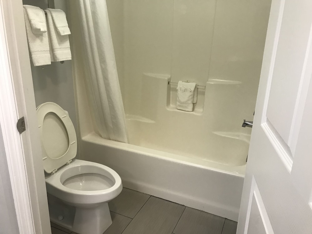 Quality Inn Richmond, KY 16/40