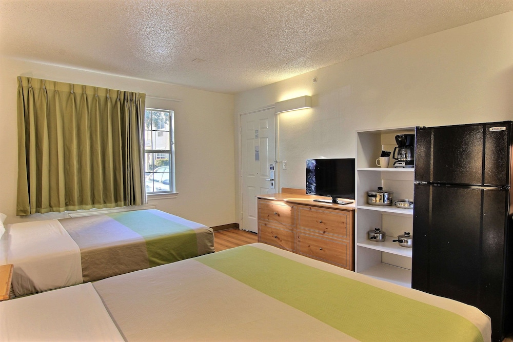 Studio 6 Extended Stay - Austin, TX - Midtown 30/59