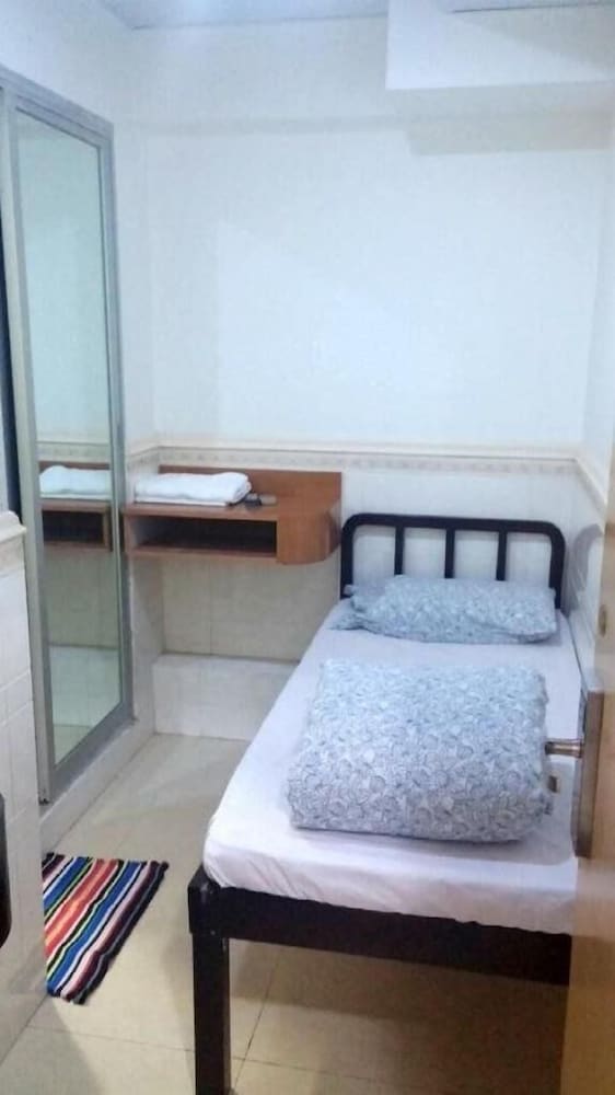 K & B Hostel 5/64