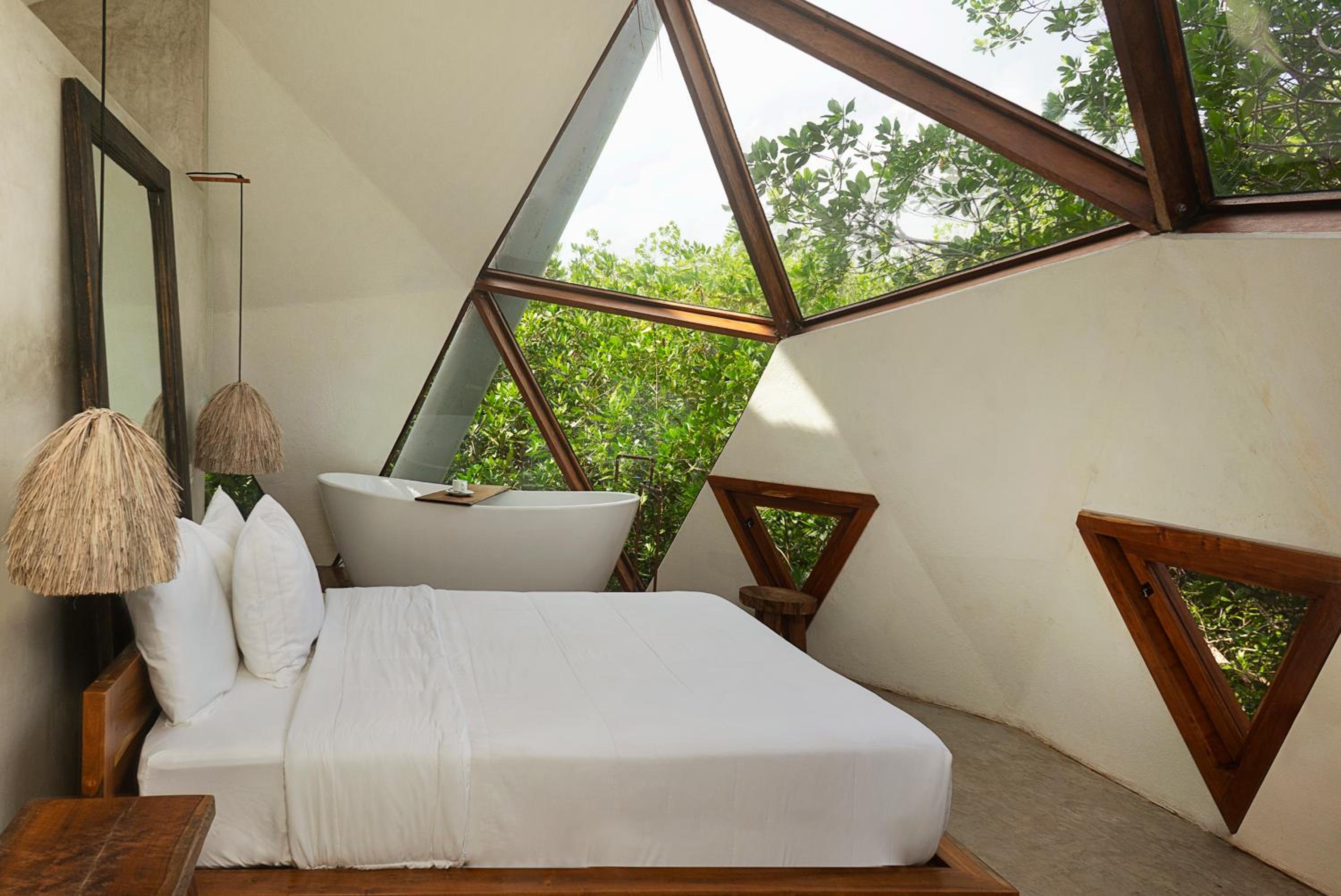 Mamasan Treehouses & Cabins 10/50