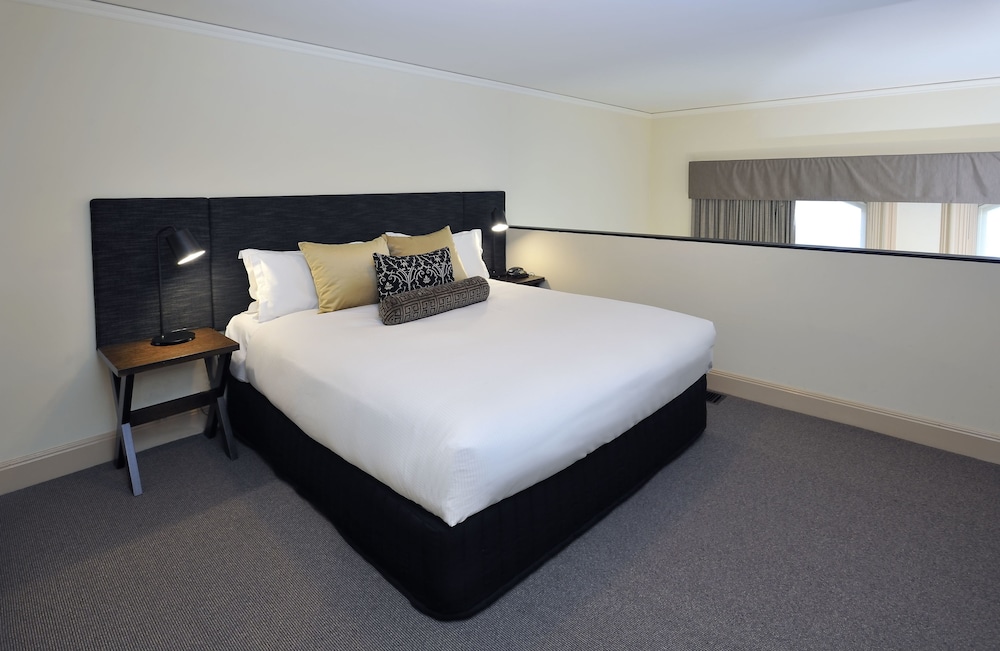 Grand Hotel Melbourne 12/55