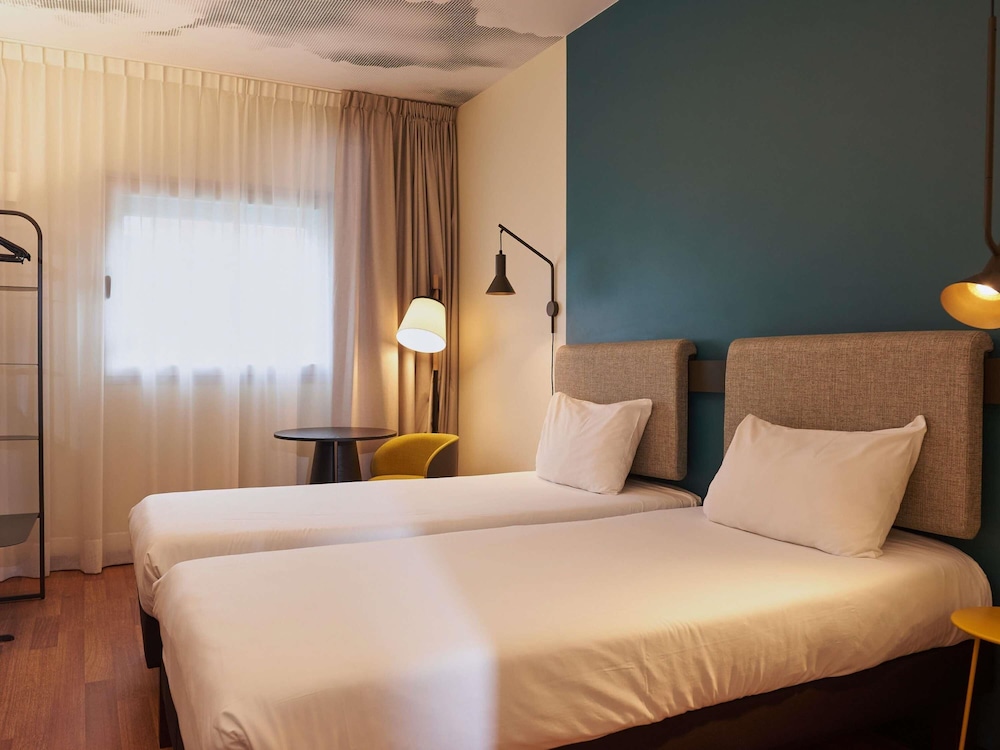 SUPERIOR, TWIN BEDS