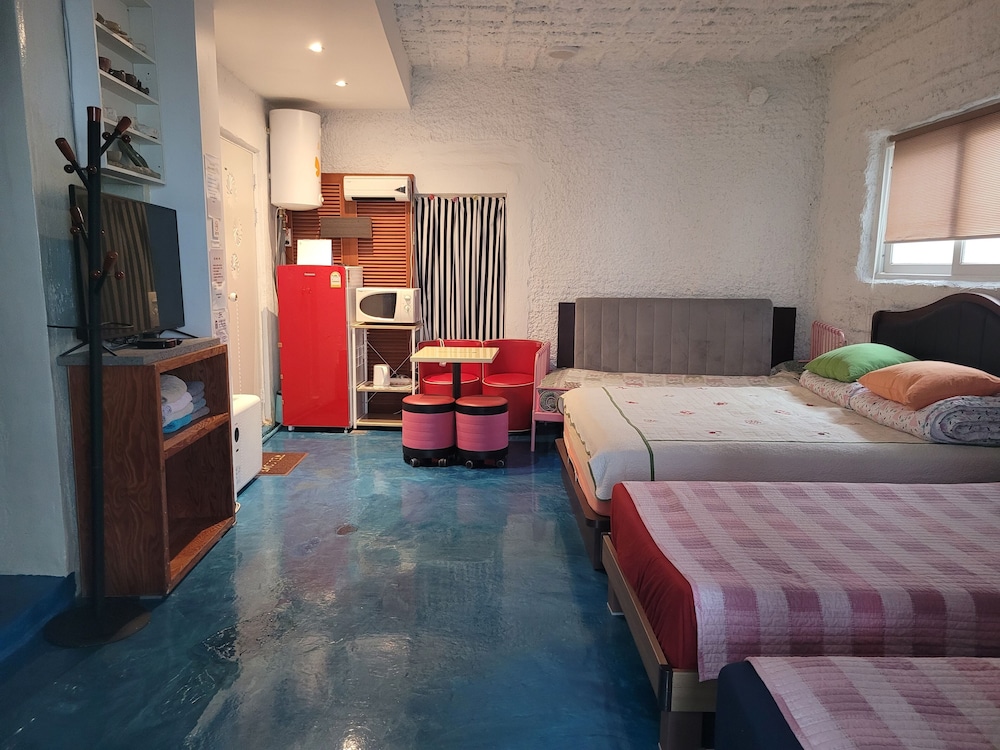 CLASSIC, STUDIO, SUITE