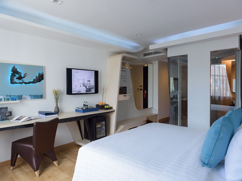 The Xtreme Hotel 10/50