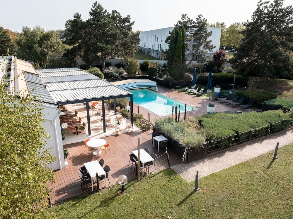NOVOTEL CHARTRES 66/70