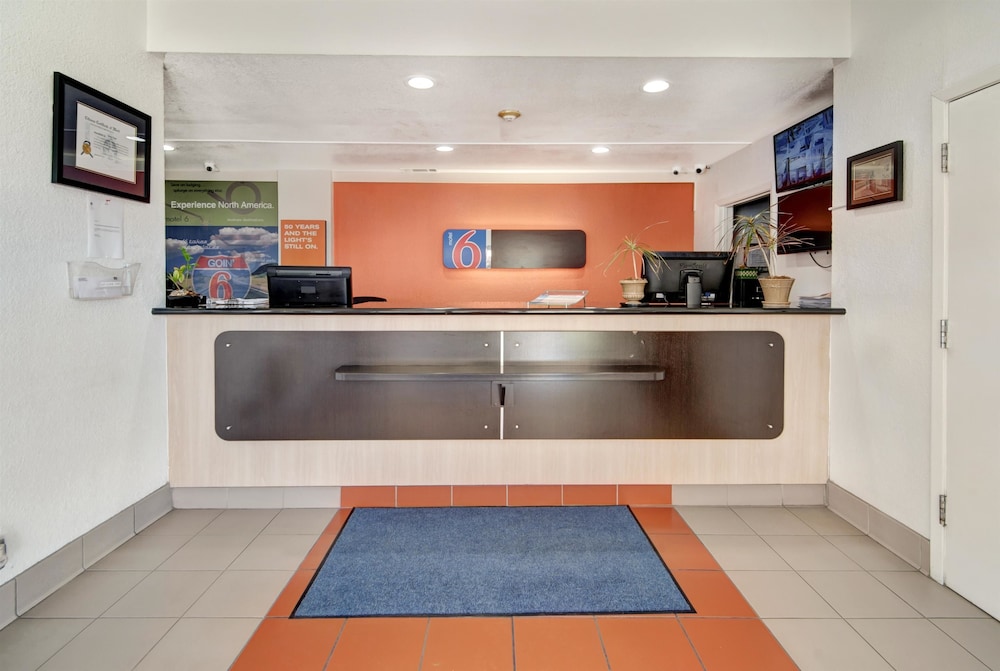 Motel6 Dallas, TX - Forest Lane 10/41