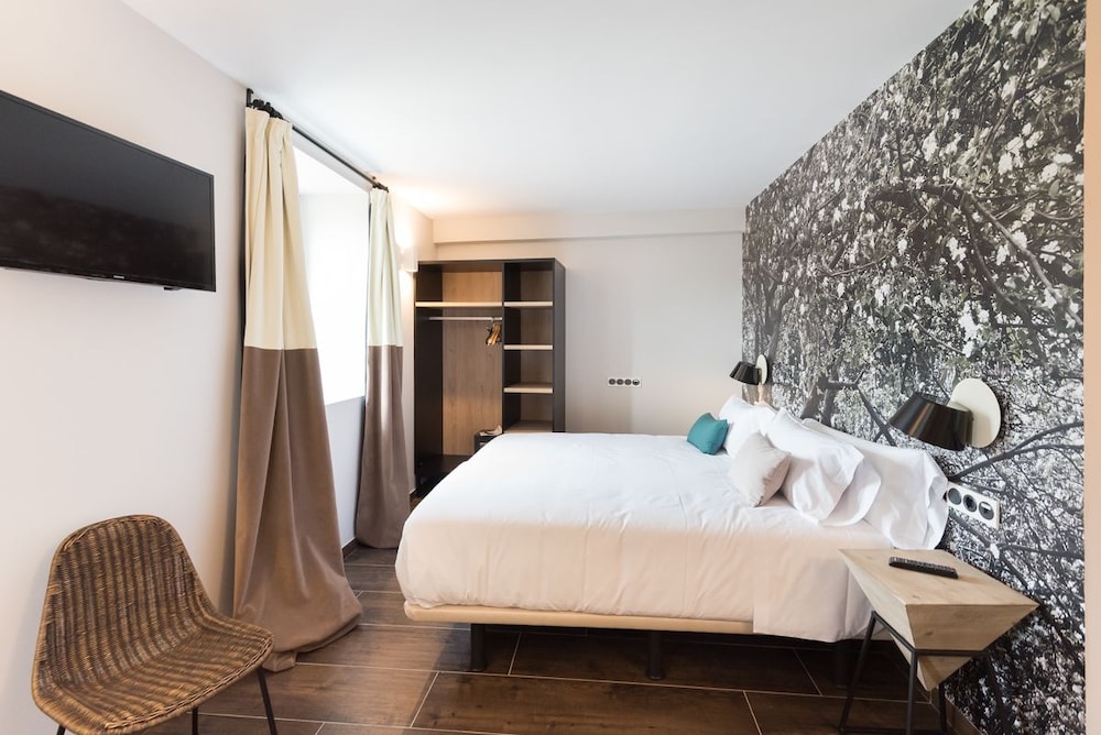 Hotel Sagarlore 18/59
