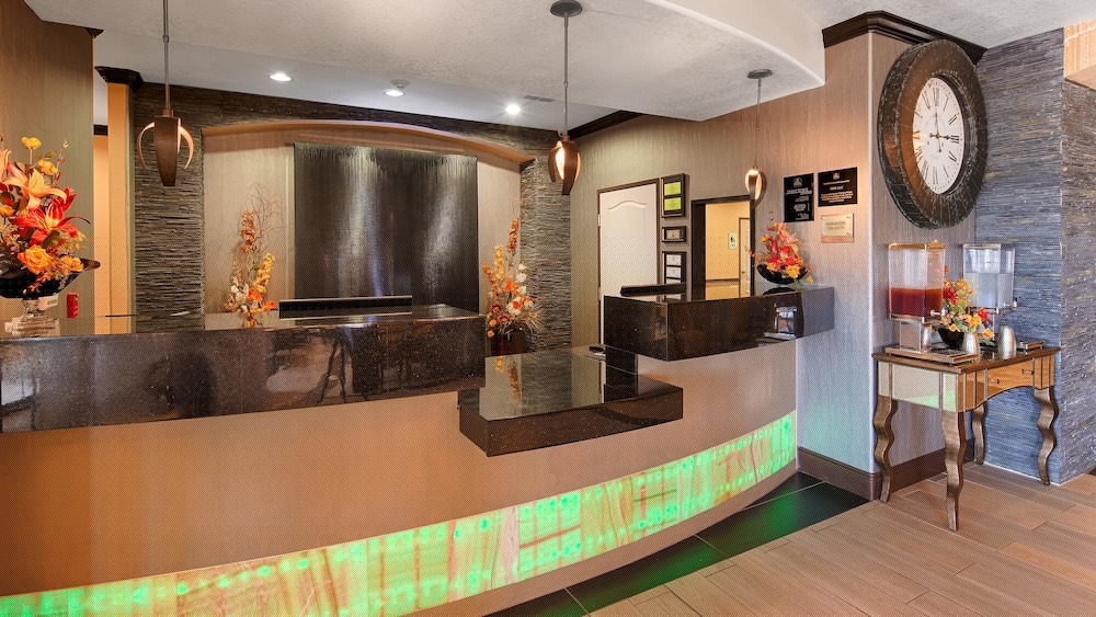 Best Western Plus Emerald Inn & Suites 8/39