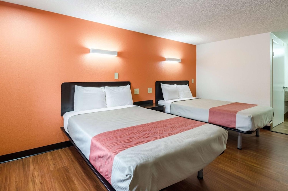 Motel6 Troutville, VA 34/54