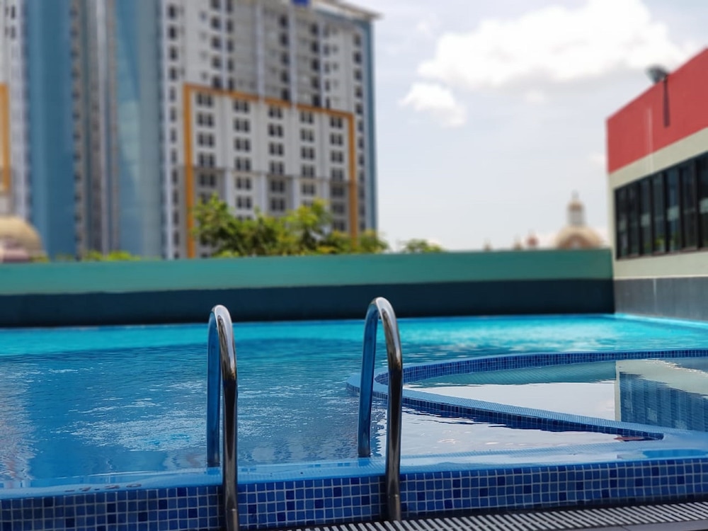 Atria Residences Gading Serpong 11/42