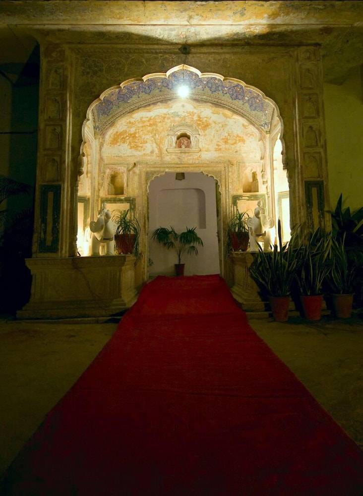 Hotel Saba Haveli 40/50