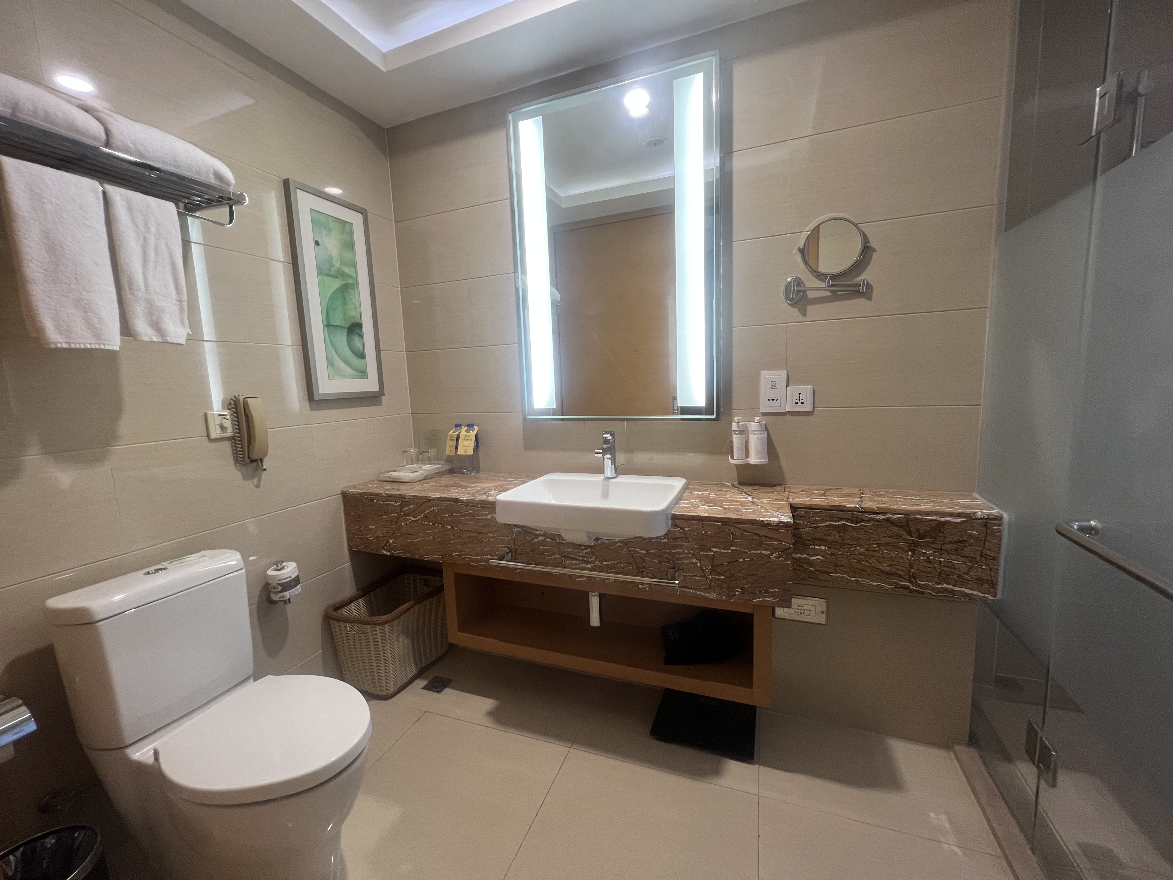 HOLIDAY INN PANJIN AQUA CITY 48/50