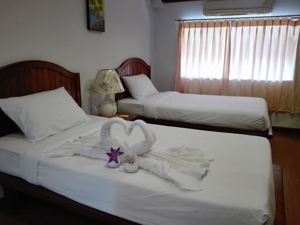 Haad Rin Resort 35/70